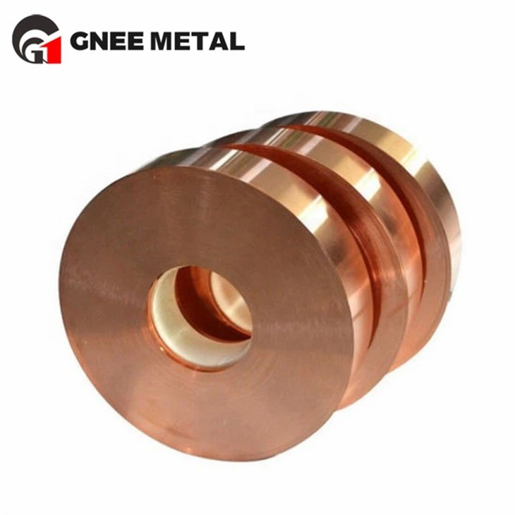 Miedziana listwa dachowa ma naturalną szlachetność